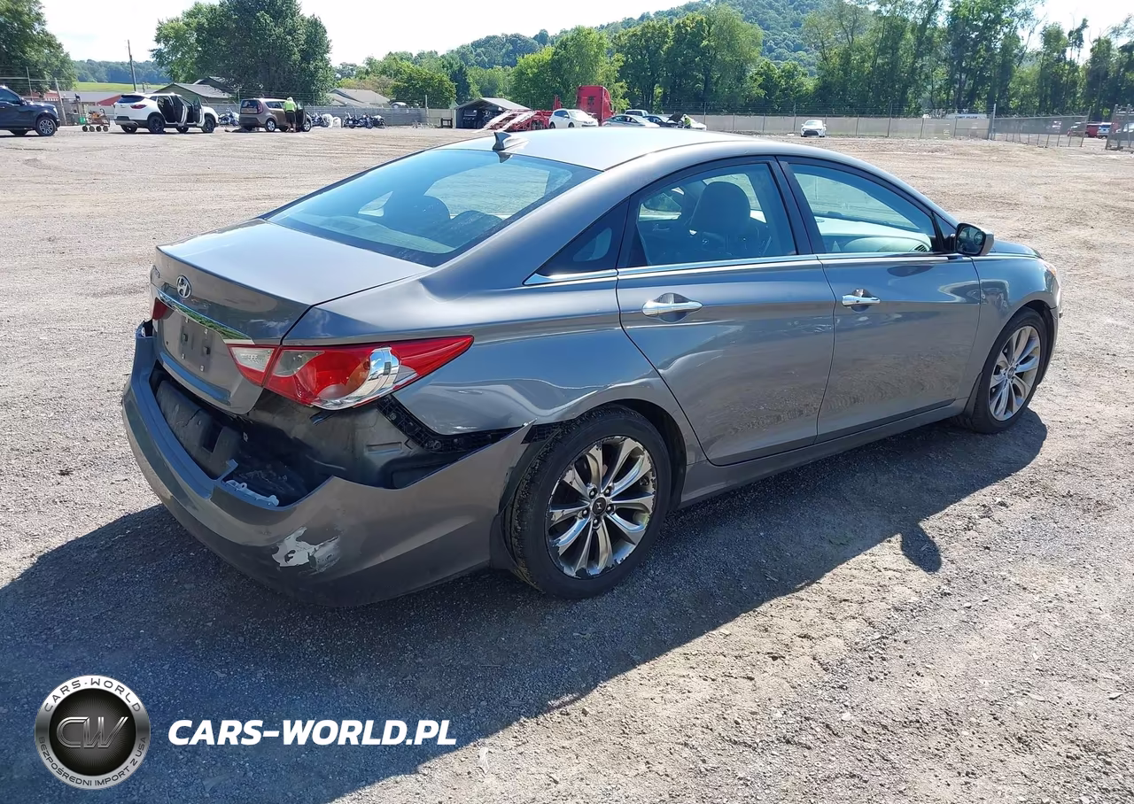 2013 Hyundai Sonata Se VIN:5NPEC4AC2DH681381 - 4