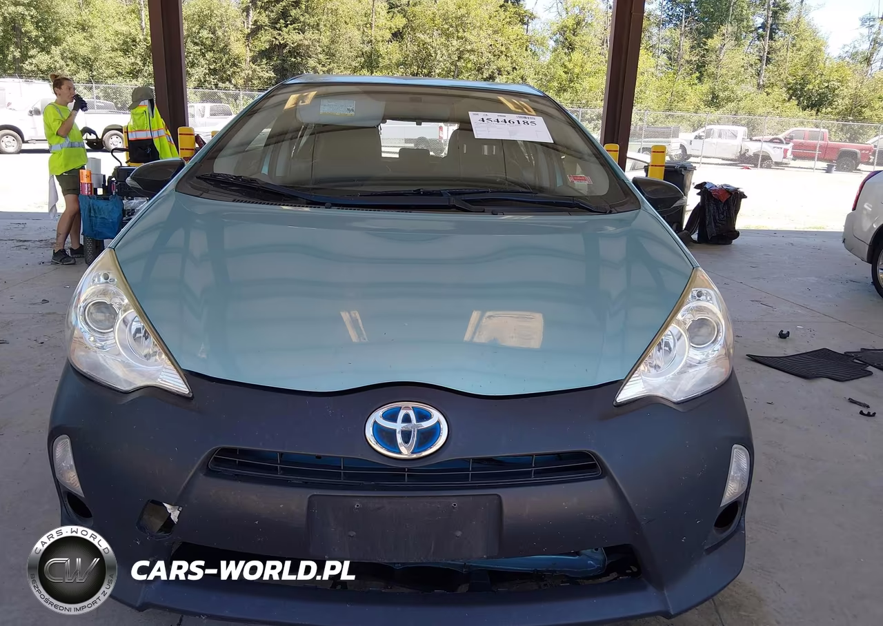 2014 Toyota Prius C Four VIN:JTDKDTB32E1066993 - 12