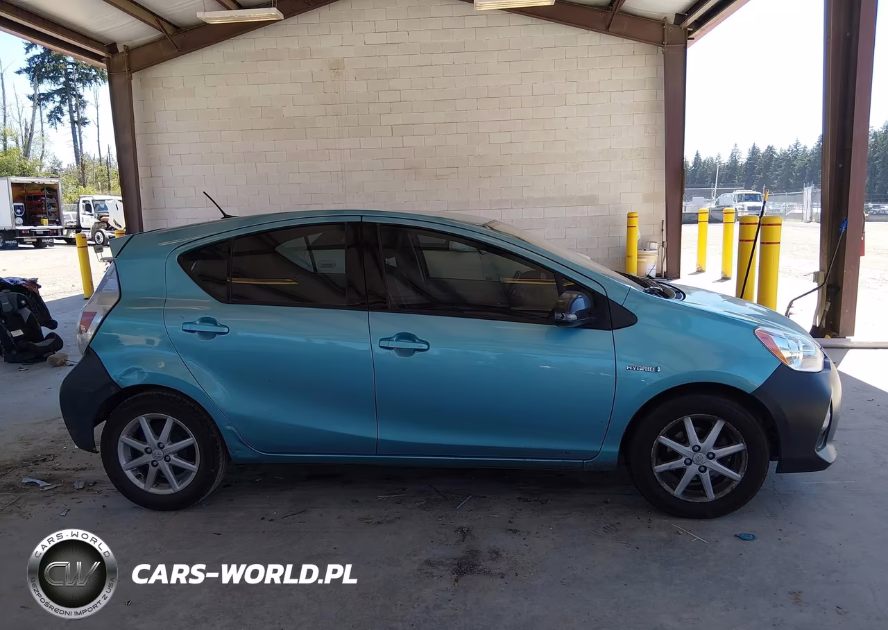 2014 Toyota Prius C Four VIN:JTDKDTB32E1066993 - 13