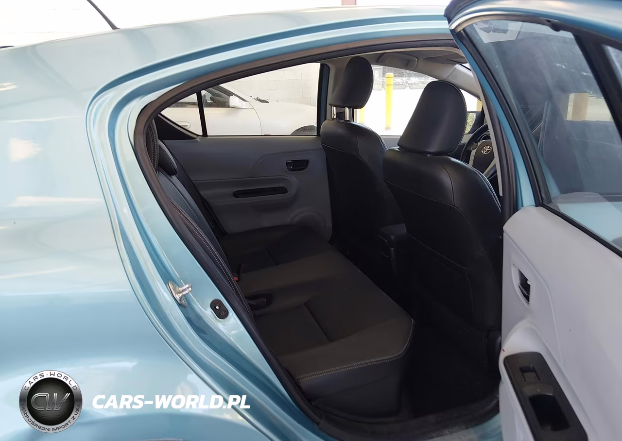 2014 Toyota Prius C Four VIN:JTDKDTB32E1066993 - 8