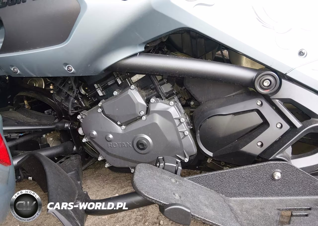2022 Can-Am Spyder Roadster F3-T-F3 Limited VIN:2BXREDD20NV000631 - 9