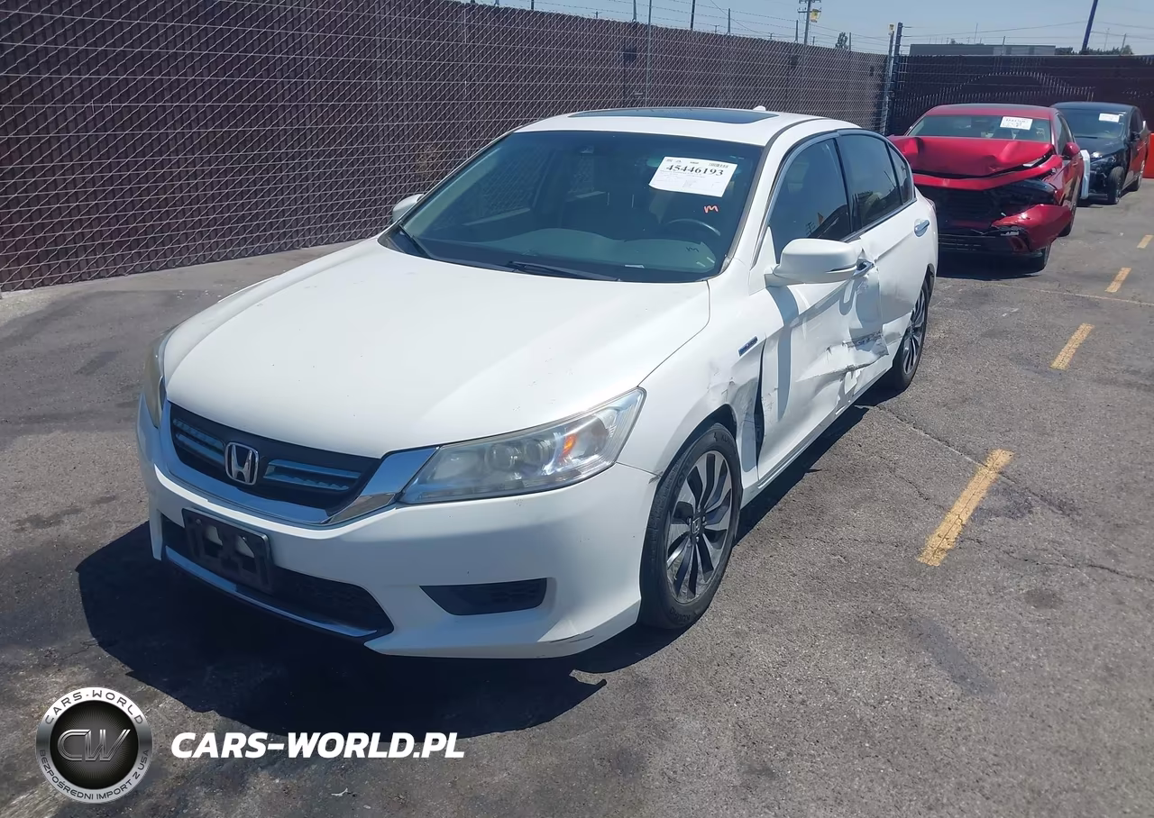 2015 Honda Accord Hybrid Touring VIN:1HGCR6F70FA012485 - 2