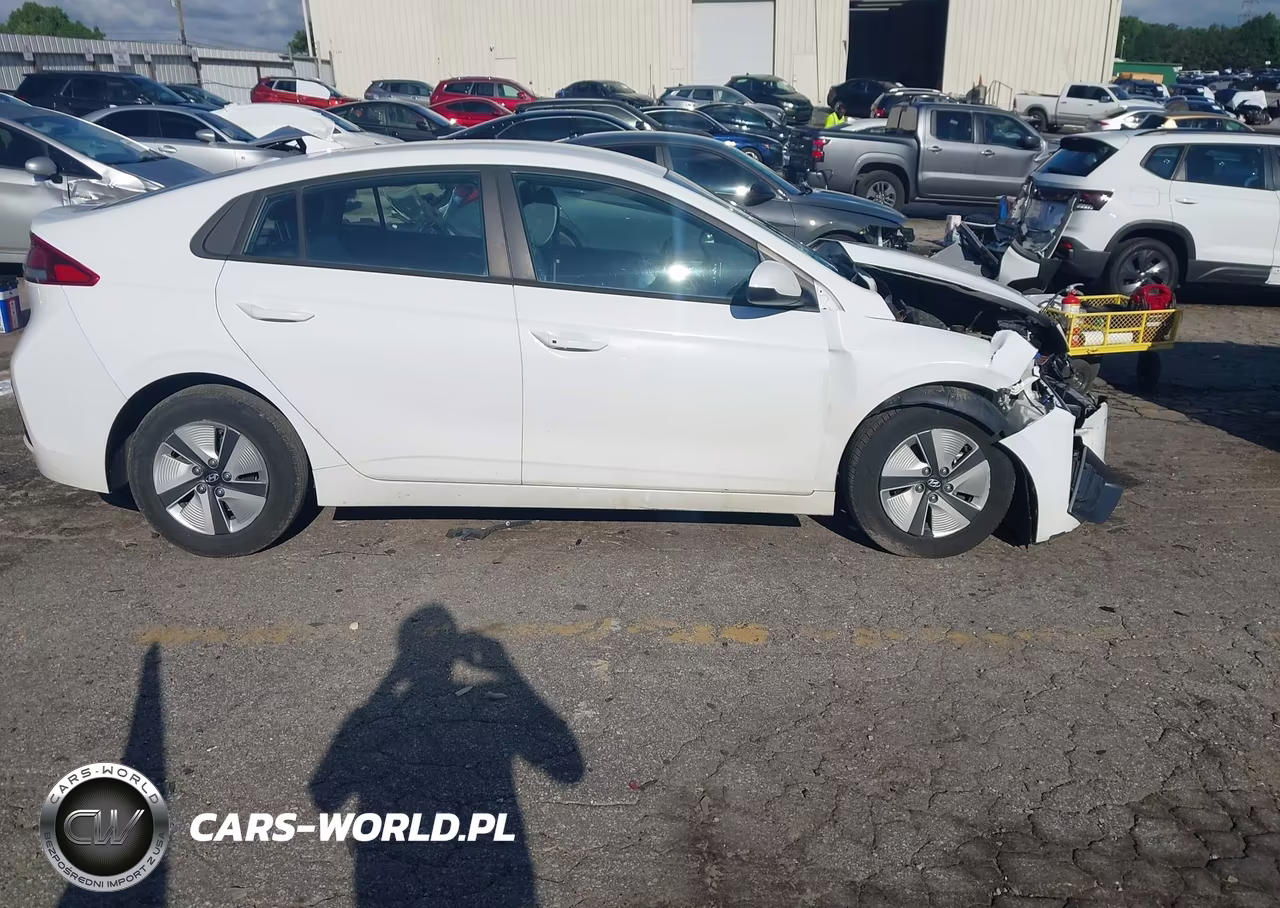 2021 Hyundai Ioniq Hybrid Blue VIN:KMHC65LC1MU245432 - 13