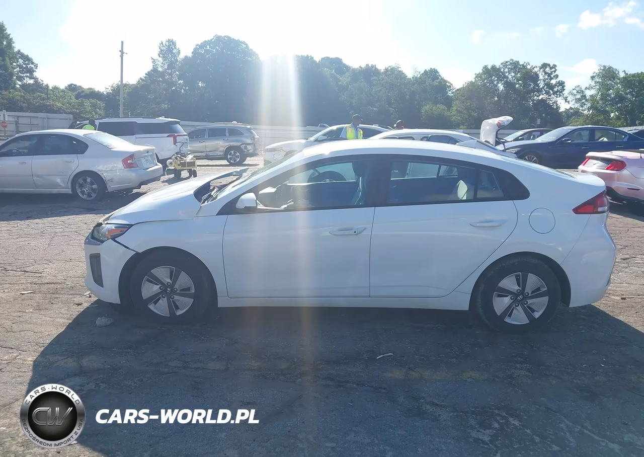 2021 Hyundai Ioniq Hybrid Blue VIN:KMHC65LC1MU245432 - 14