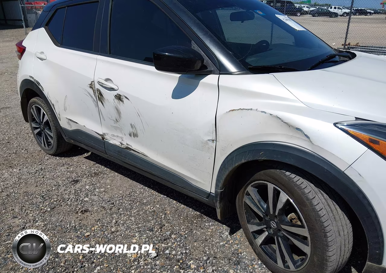 2019 Nissan Kicks Sv VIN:3N1CP5CU6KL566435 - 18