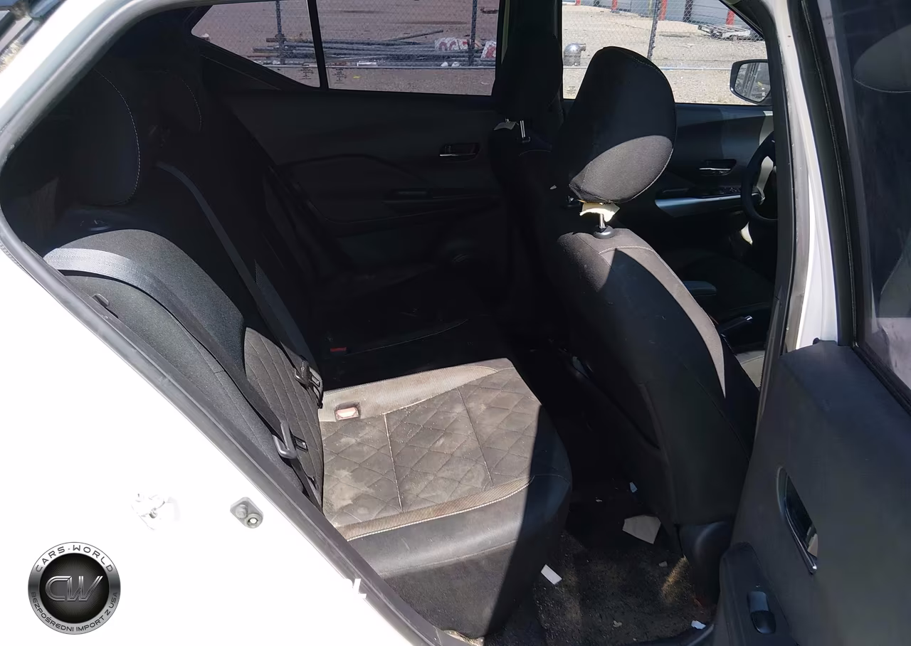 2019 Nissan Kicks Sv VIN:3N1CP5CU6KL566435 - 8