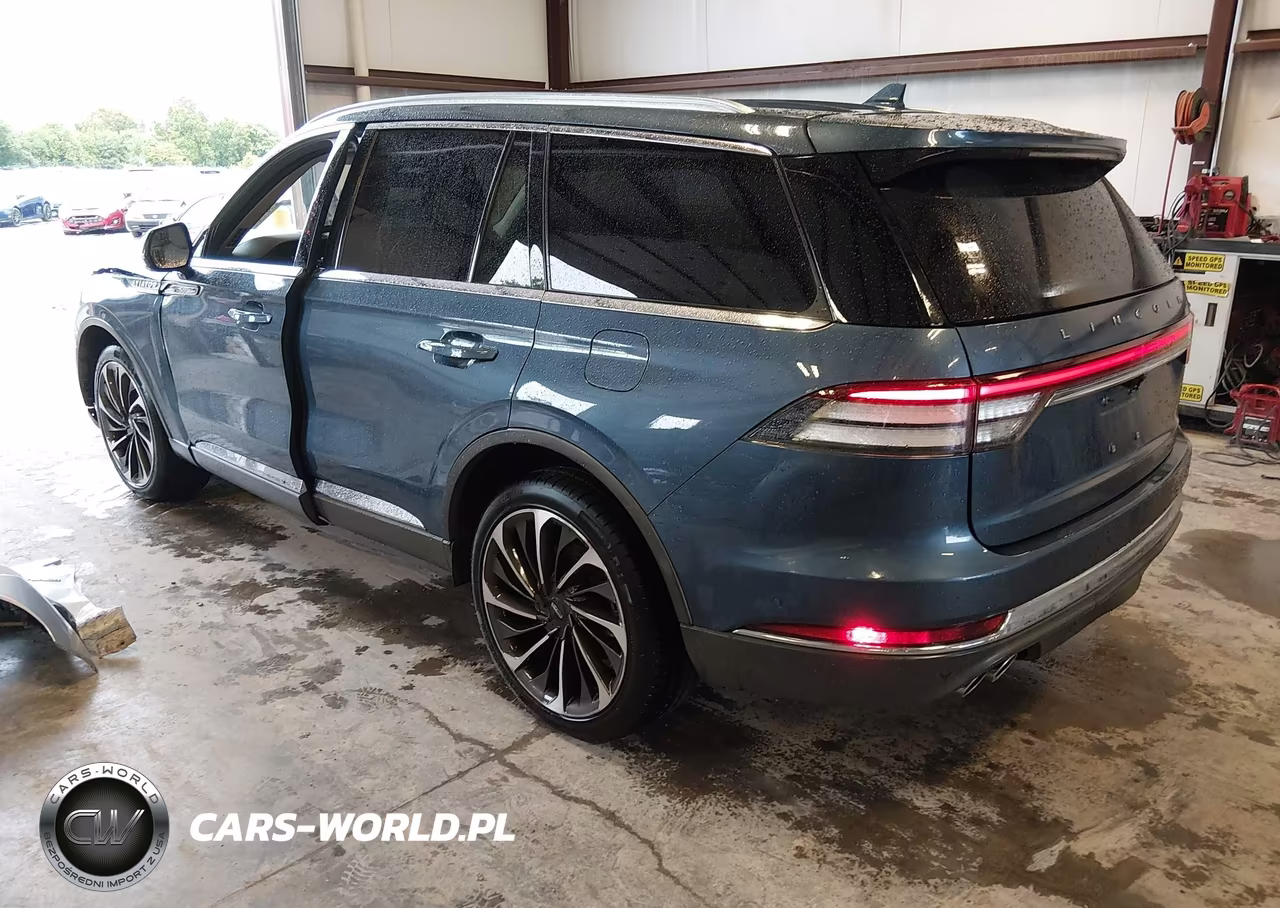 2020 Lincoln Aviator Reserve VIN:5LM5J7XC6LGL23842 - 3