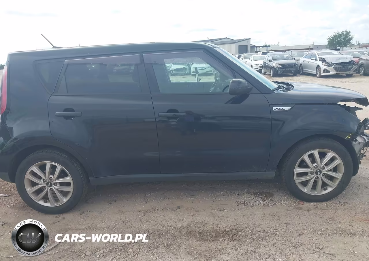 2018 Kia Soul + VIN:KNDJP3A52J7581893 - 14