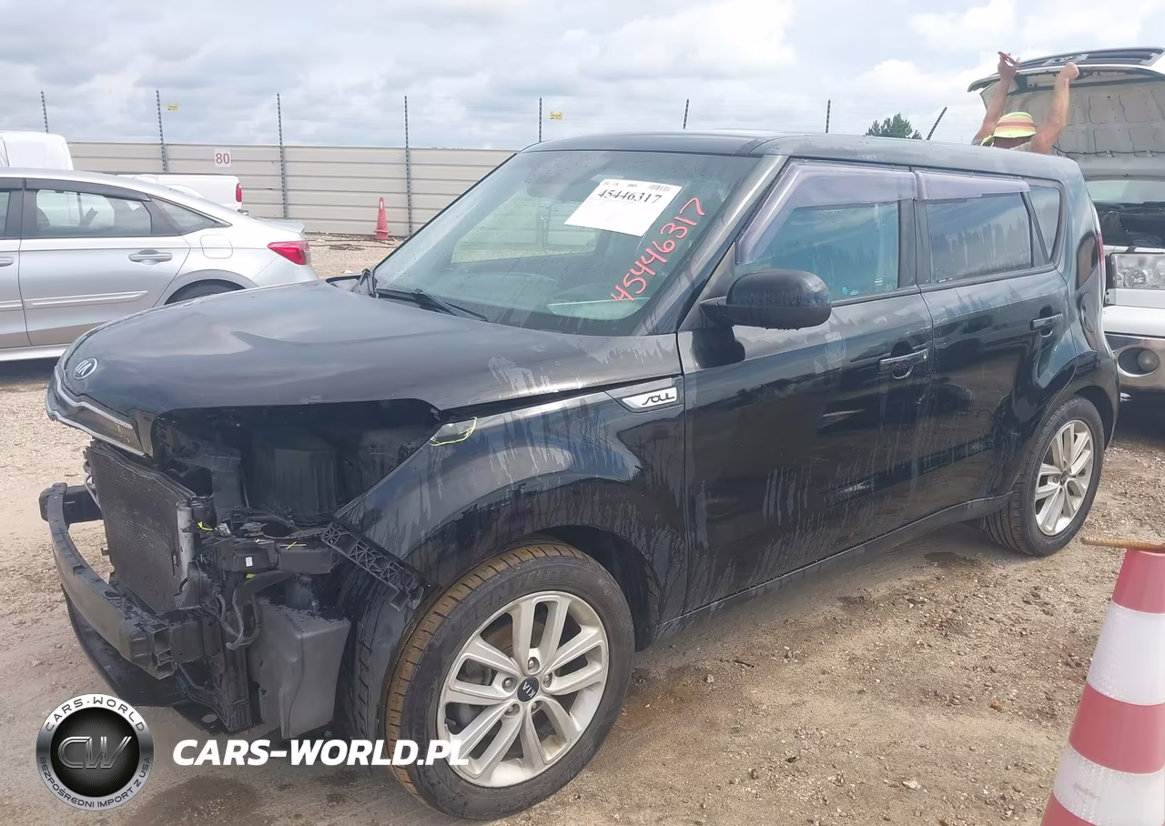 2018 Kia Soul + VIN:KNDJP3A52J7581893 - 2