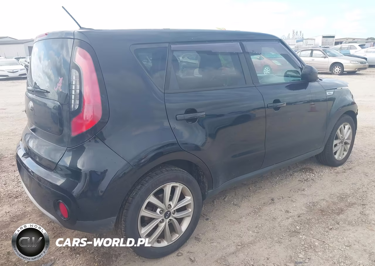 2018 Kia Soul + VIN:KNDJP3A52J7581893 - 4