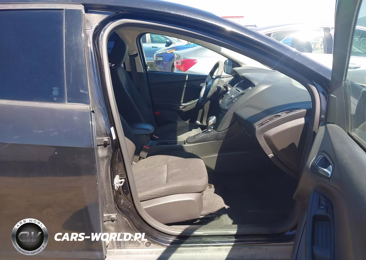 2016 Ford Focus Se VIN:1FADP3K2XGL263320 - 5