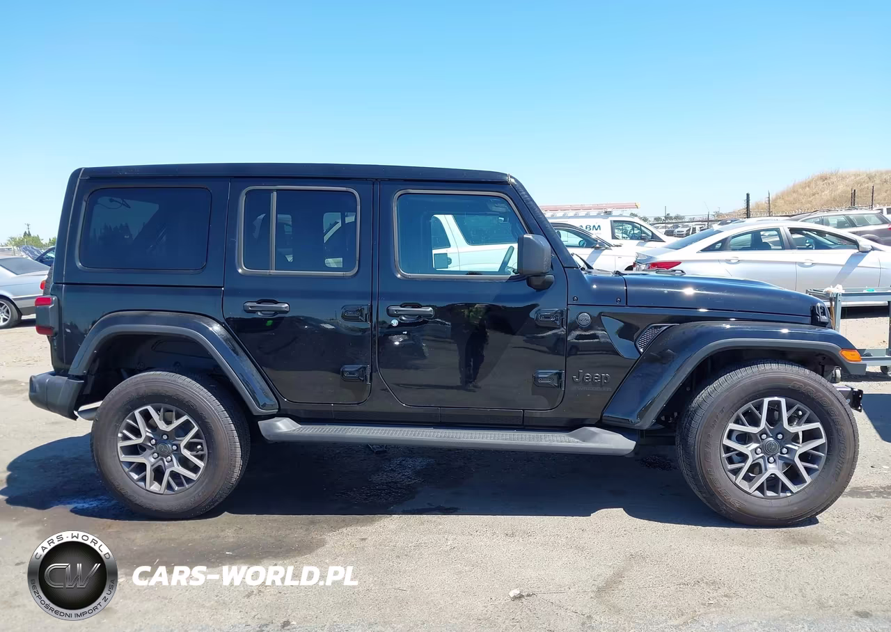 2025 Jeep Wrangler 4-Door Sahara 4X4 VIN:1C4PJXEN3SW656721 - 14