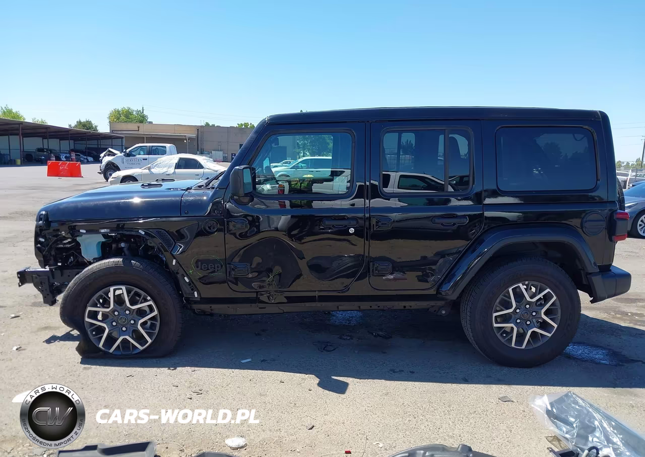 2025 Jeep Wrangler 4-Door Sahara 4X4 VIN:1C4PJXEN3SW656721 - 15