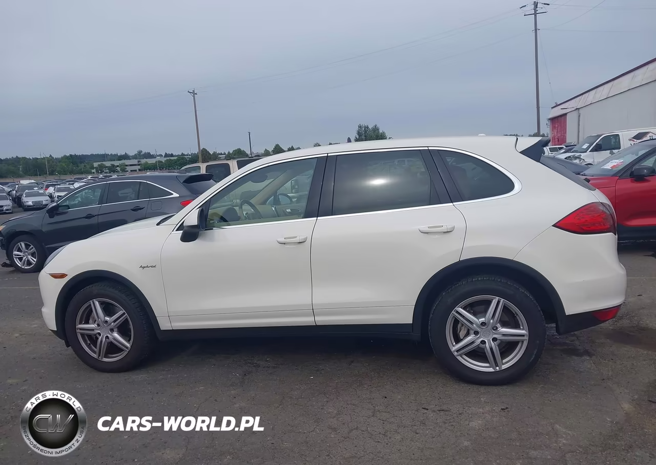 2011 Porsche Cayenne Hybrid S VIN:WP1AE2A27BLA91592 - 14