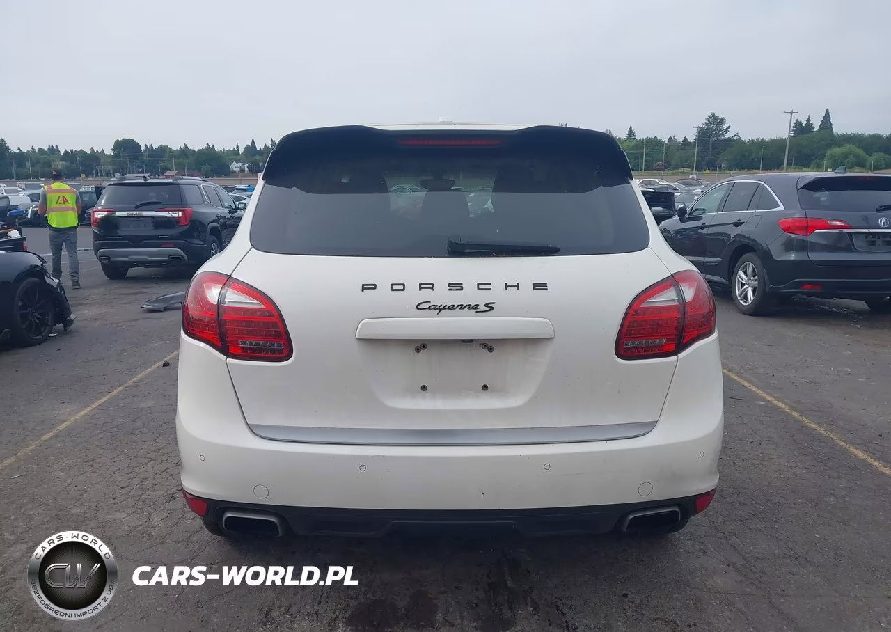 2011 Porsche Cayenne Hybrid S VIN:WP1AE2A27BLA91592 - 16