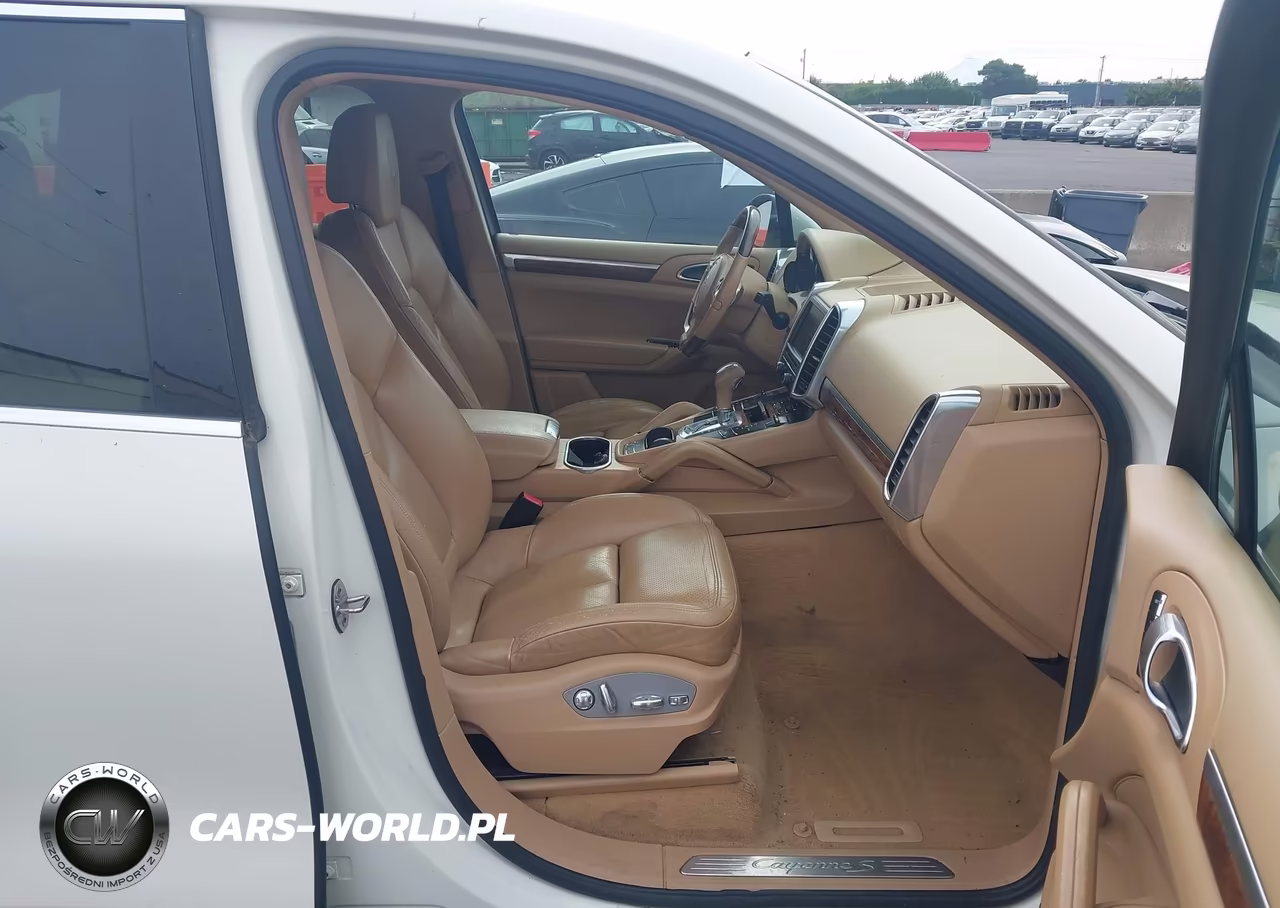 2011 Porsche Cayenne Hybrid S VIN:WP1AE2A27BLA91592 - 5