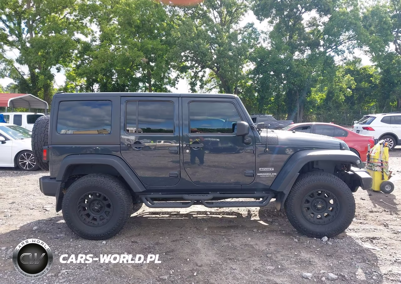 2017 Jeep Wrangler Unlimited Sport 4X4 VIN:1C4BJWDG7HL721149 - 13