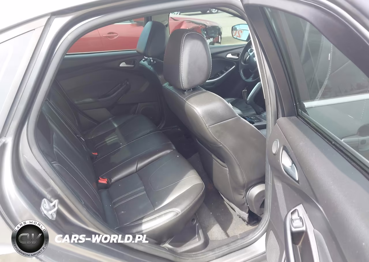 2014 Ford Focus Titanium VIN:1FADP3J28EL117593 - 8