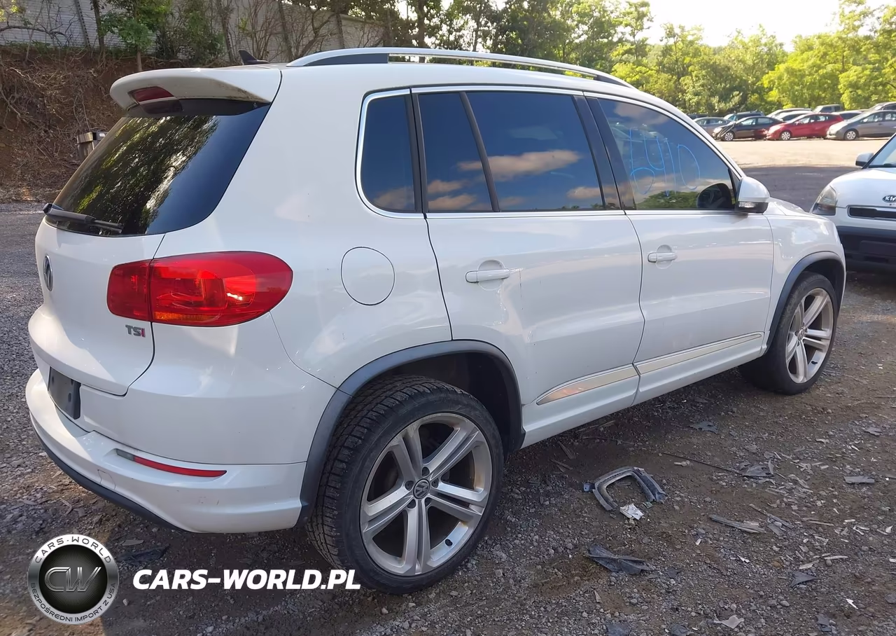 2016 Volkswagen Tiguan R-Line VIN:WVGAV7AX1GW557187 - 4