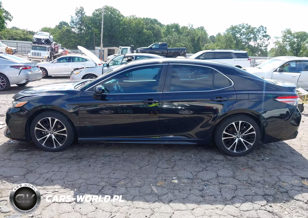 2018 Toyota Camry Se VIN:4T1B11HK8JU016213 - 14