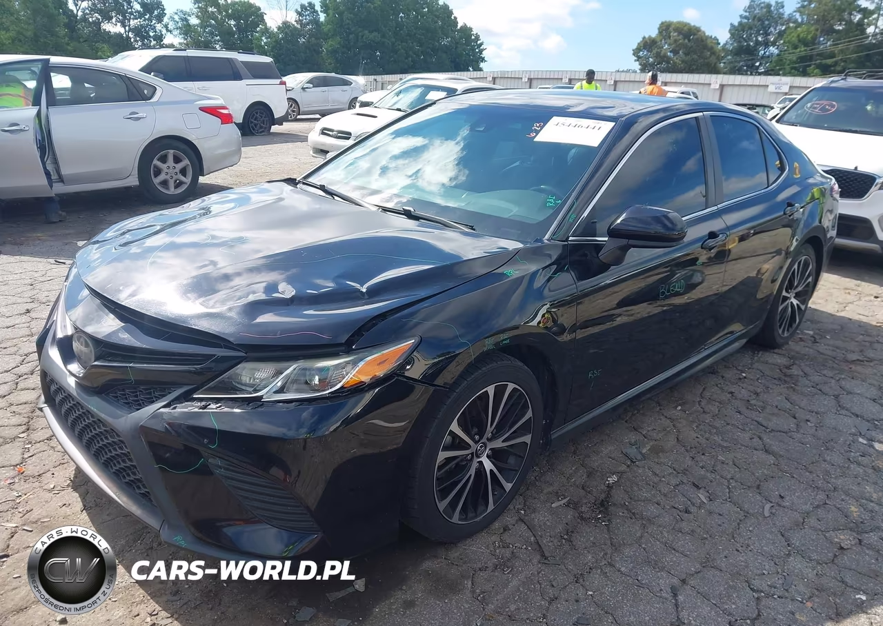 2018 Toyota Camry Se VIN:4T1B11HK8JU016213 - 2