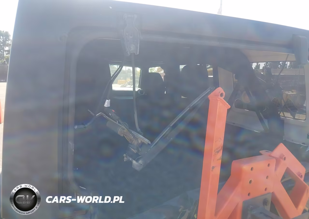 2017 Jeep Wrangler Unlimited Rubicon VIN:1C4BJWFG3HL630537 - 19