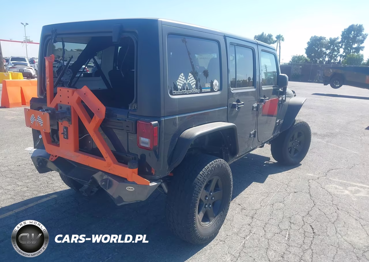 2017 Jeep Wrangler Unlimited Rubicon VIN:1C4BJWFG3HL630537 - 4