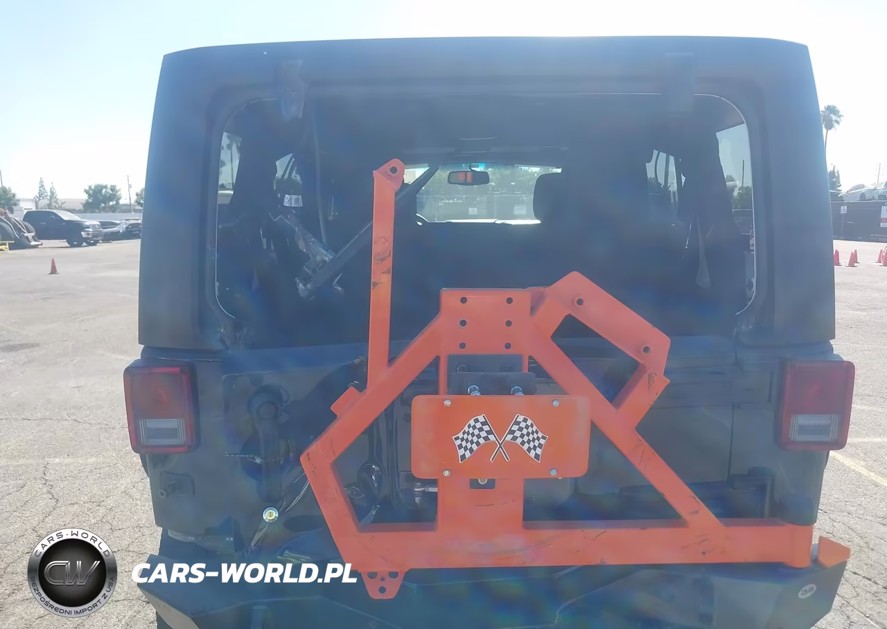 2017 Jeep Wrangler Unlimited Rubicon VIN:1C4BJWFG3HL630537 - 6