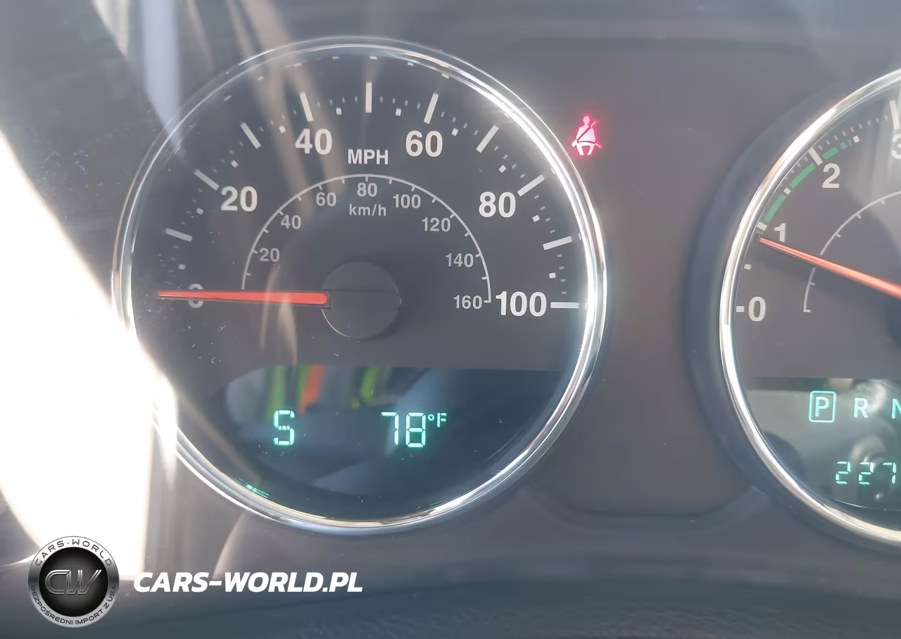 2017 Jeep Wrangler Unlimited Rubicon VIN:1C4BJWFG3HL630537 - 7