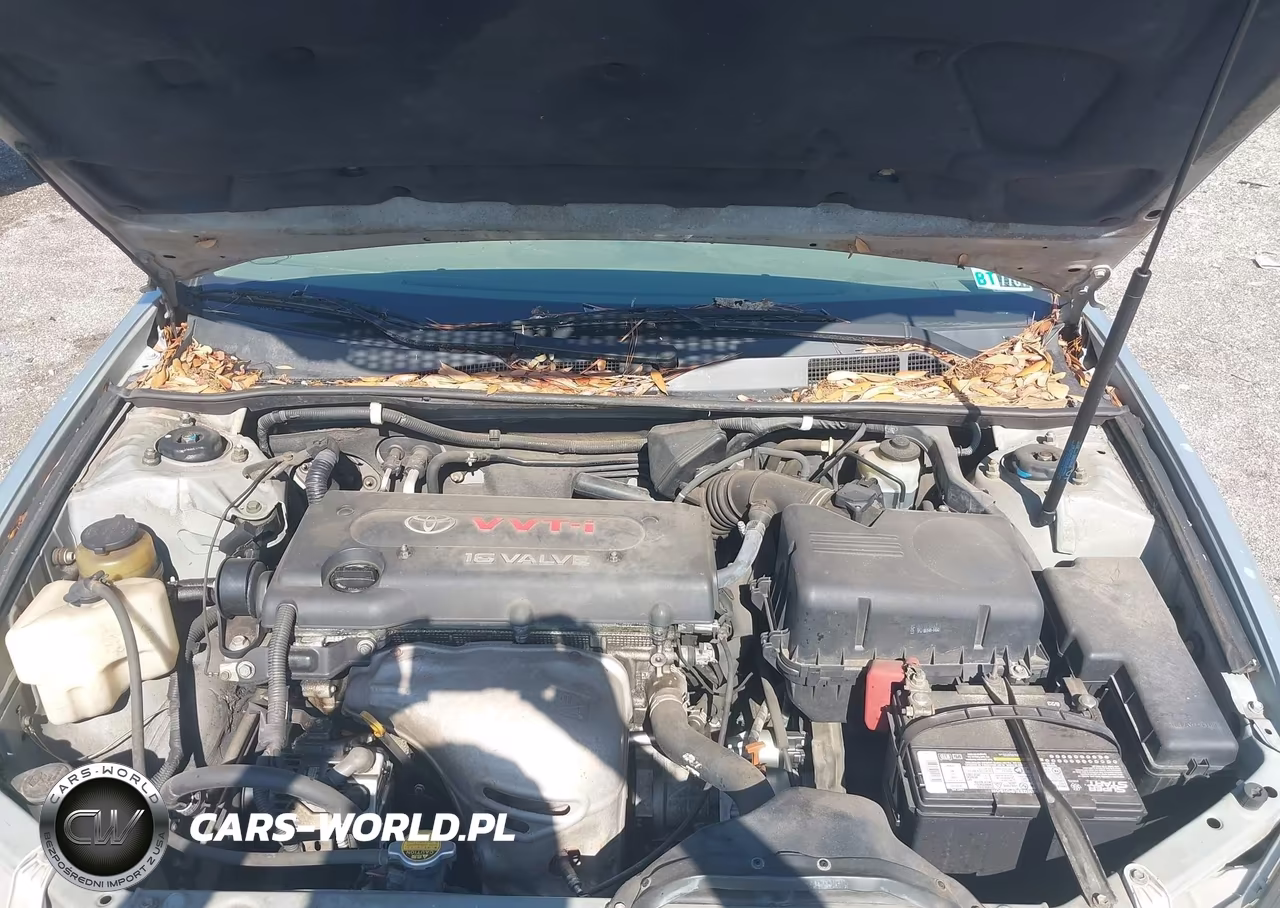 2002 Toyota Camry Le VIN:4T1BE32KX2U587373 - 10