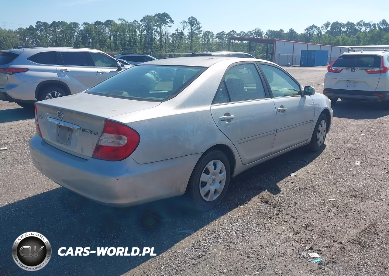 2002 Toyota Camry Le VIN:4T1BE32KX2U587373 - 4