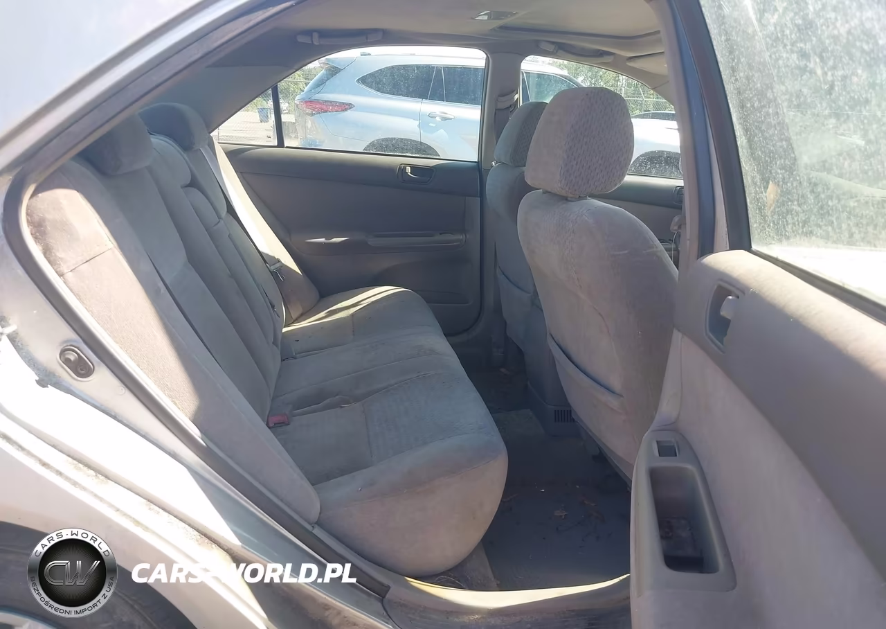 2002 Toyota Camry Le VIN:4T1BE32KX2U587373 - 8