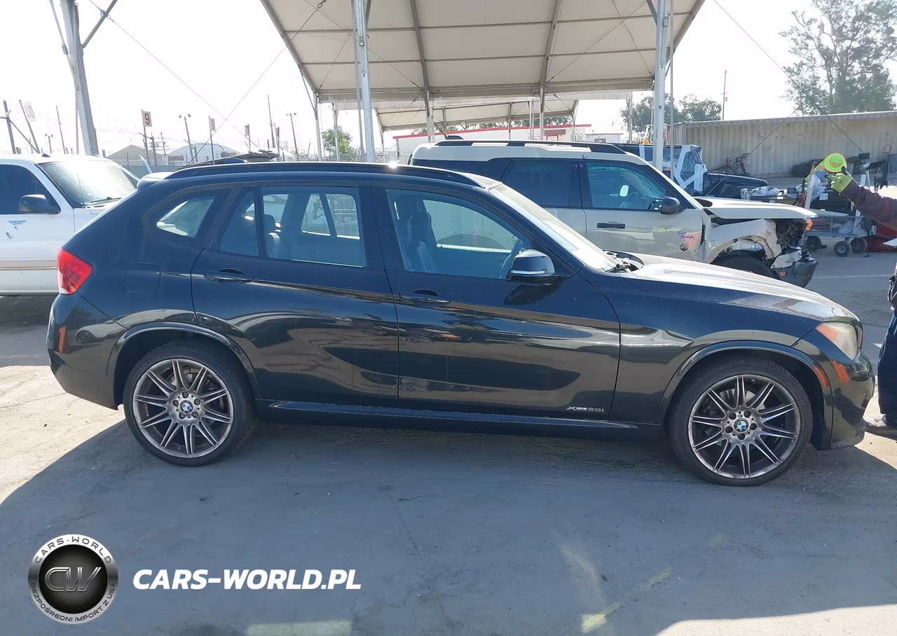 2013 BMW X1 xDrive28I VIN:WBAVL1C55DVR89655 - 13