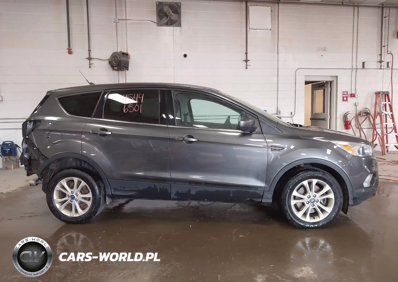 2019 Ford Escape Se VIN:1FMCU9GD8KUA00320 - 14