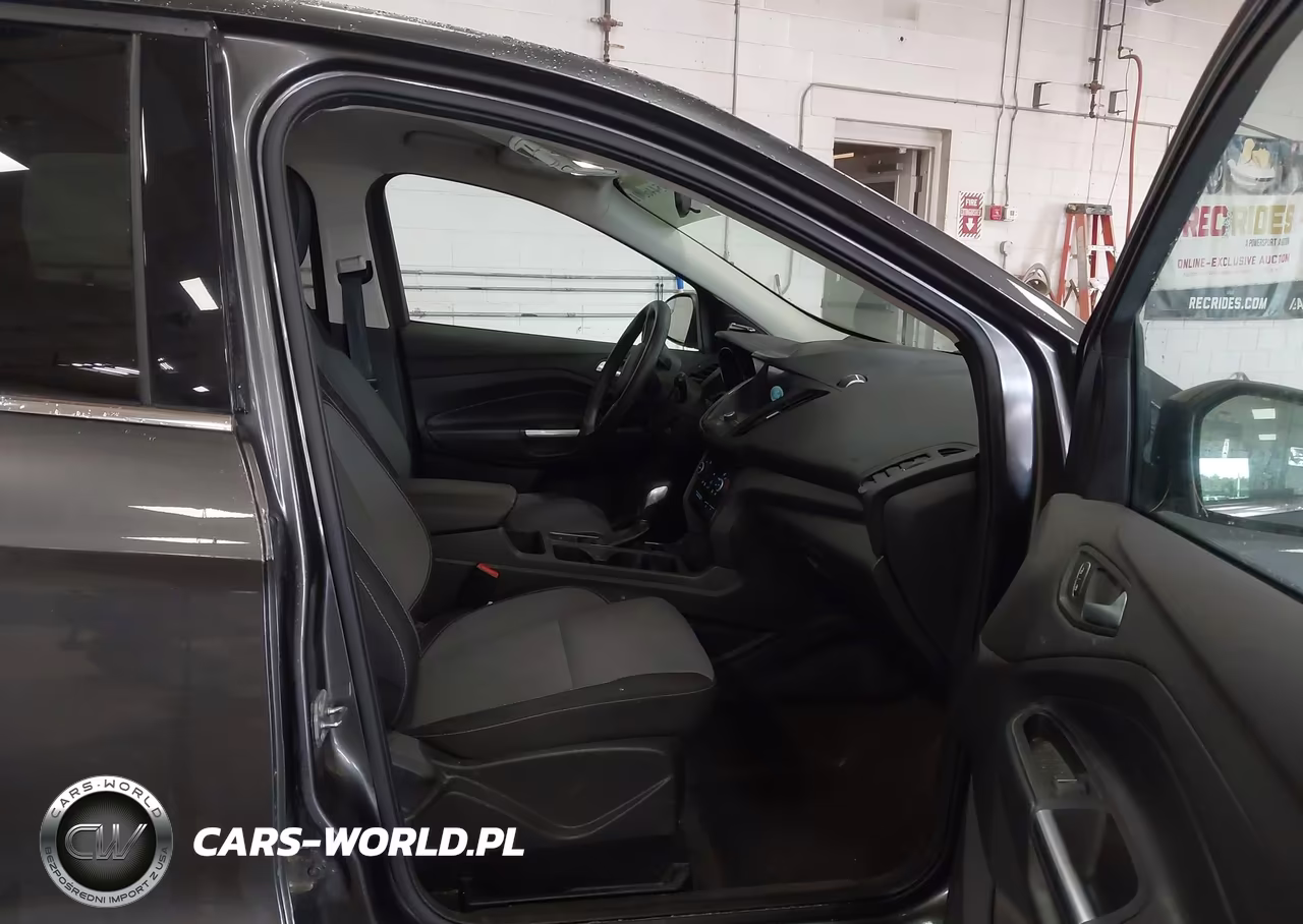 2019 Ford Escape Se VIN:1FMCU9GD8KUA00320 - 5