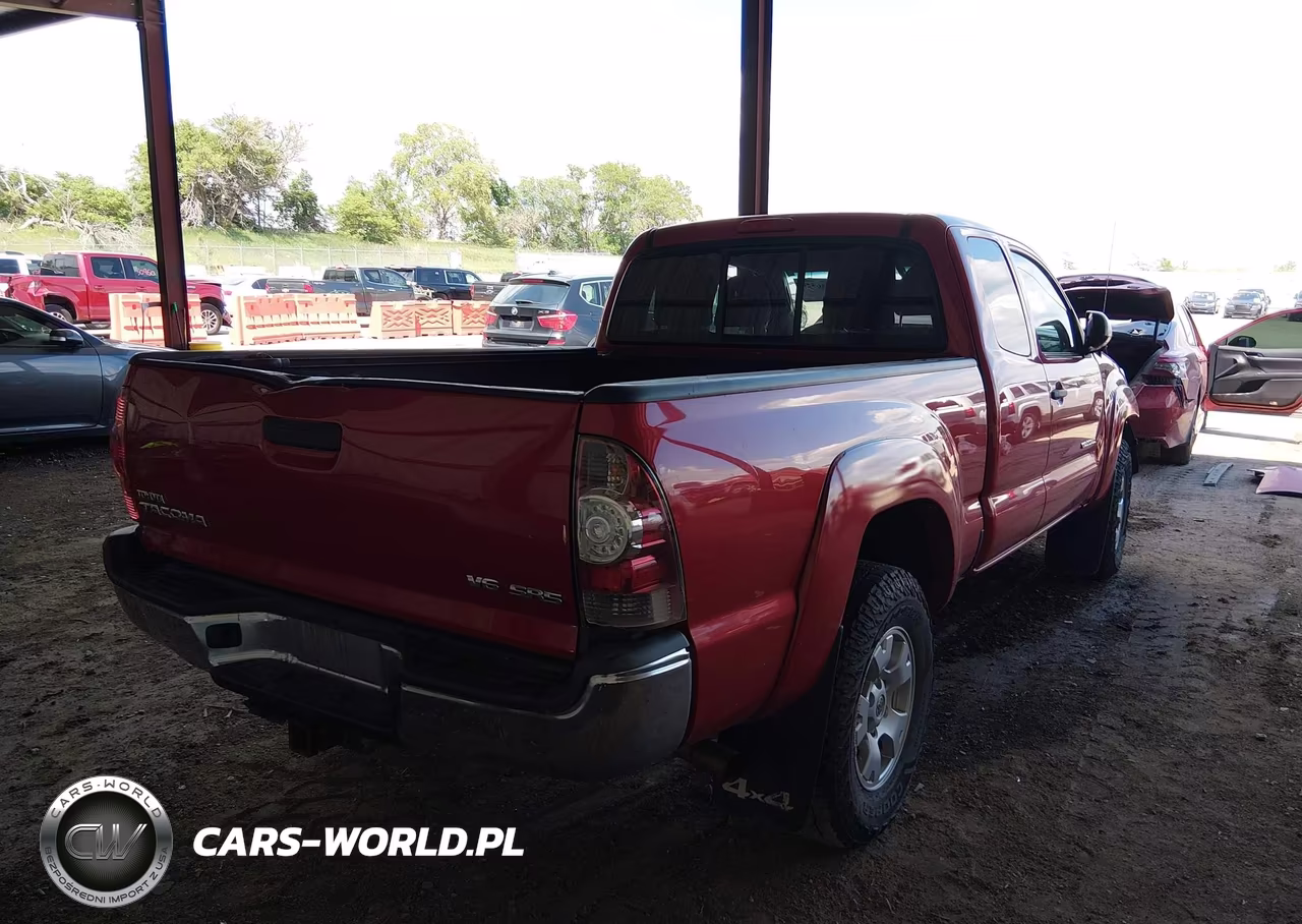 2013 Toyota Tacoma Base V6 VIN:5TFUU4EN5DX075968 - 4