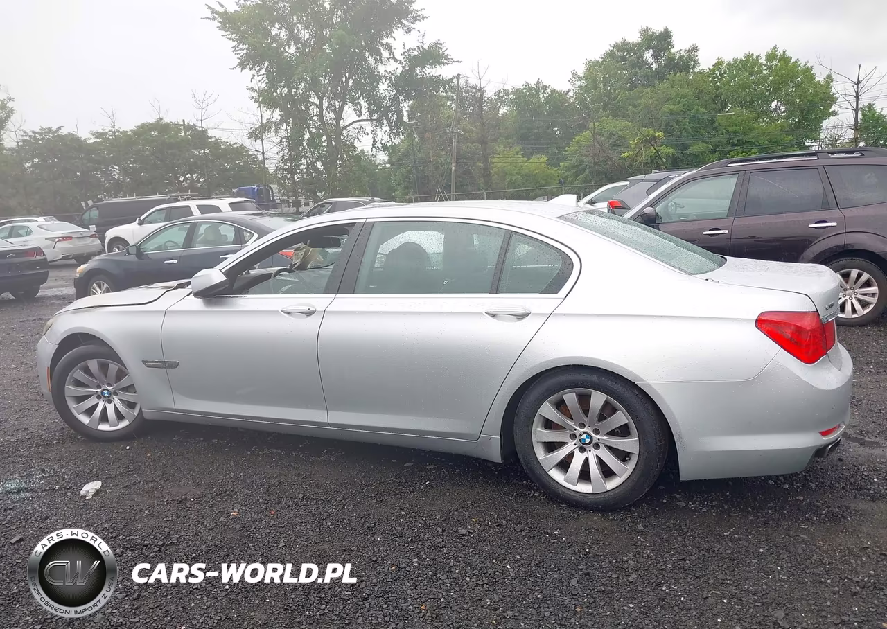 2009 BMW 750Li VIN:WBAKB83579CY58714 - 13