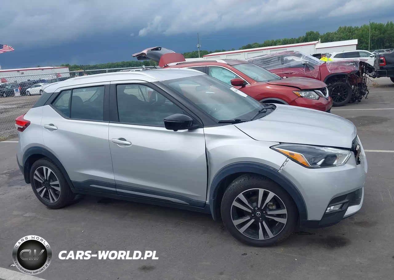 2019 Nissan Kicks Sr VIN:3N1CP5CU9KL531159 - 13