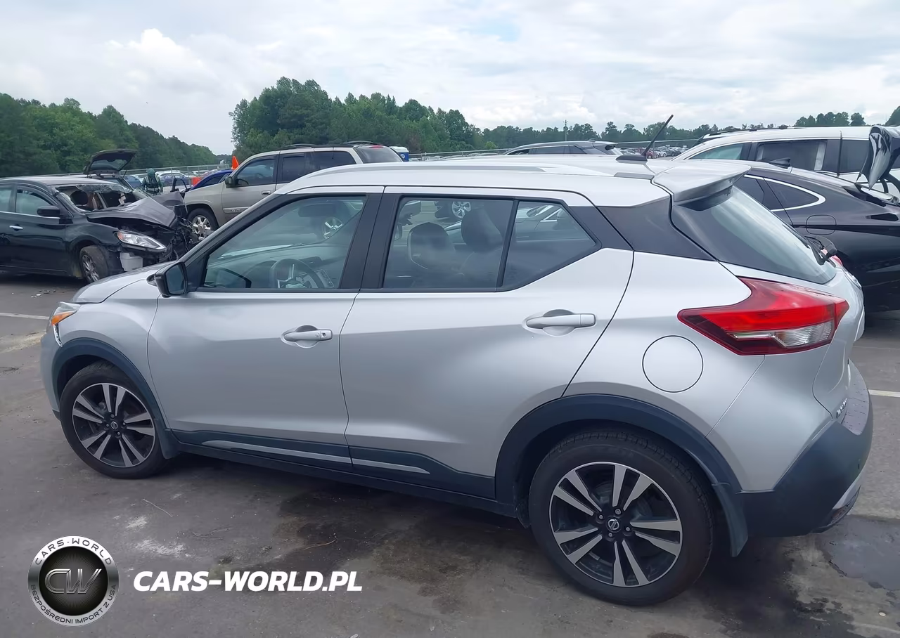 2019 Nissan Kicks Sr VIN:3N1CP5CU9KL531159 - 14