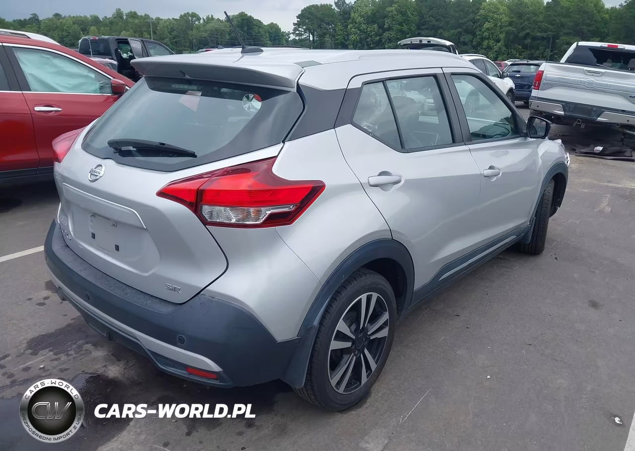 2019 Nissan Kicks Sr VIN:3N1CP5CU9KL531159 - 4