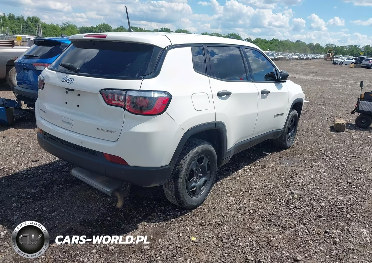 2018 Jeep Compass Sport 4X4 VIN:3C4NJDAB3JT361236 - 4