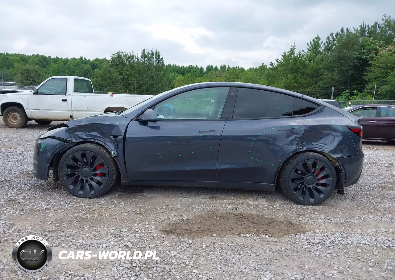 2022 Tesla Model Y Performance Dual Motor All-Wheel Drive VIN:7SAYGDEF0NF381976 - 14