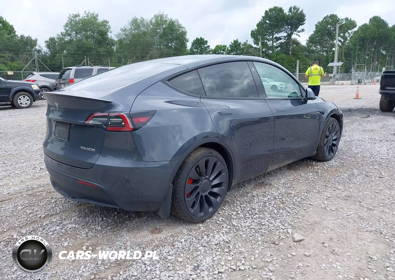 2022 Tesla Model Y Performance Dual Motor All-Wheel Drive VIN:7SAYGDEF0NF381976 - 4