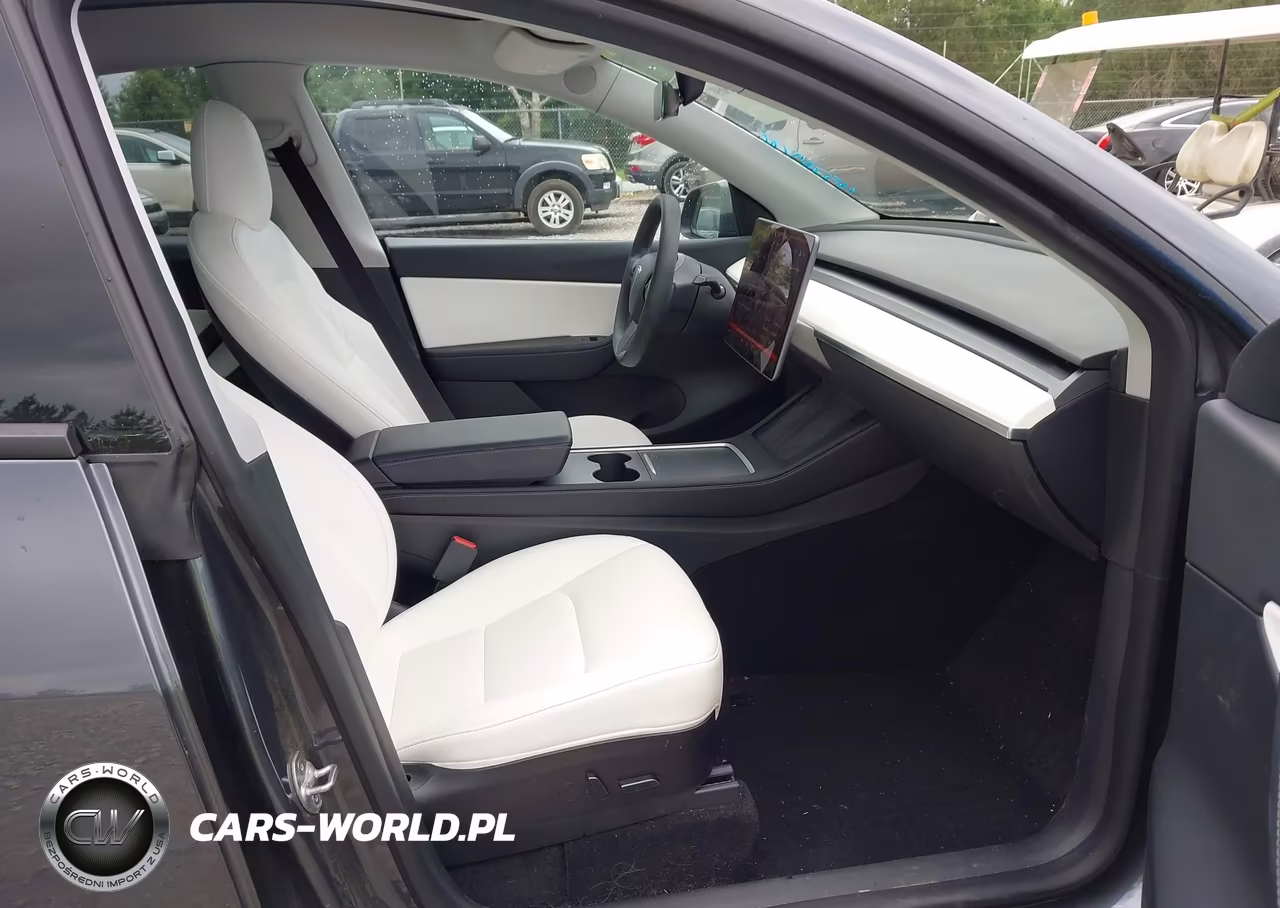 2022 Tesla Model Y Performance Dual Motor All-Wheel Drive VIN:7SAYGDEF0NF381976 - 5