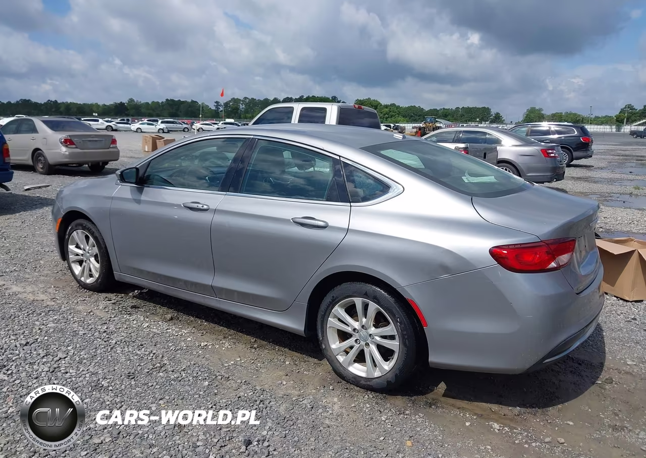 2015 Chrysler 200 Limited VIN:1C3CCCAB0FN725006 - 3