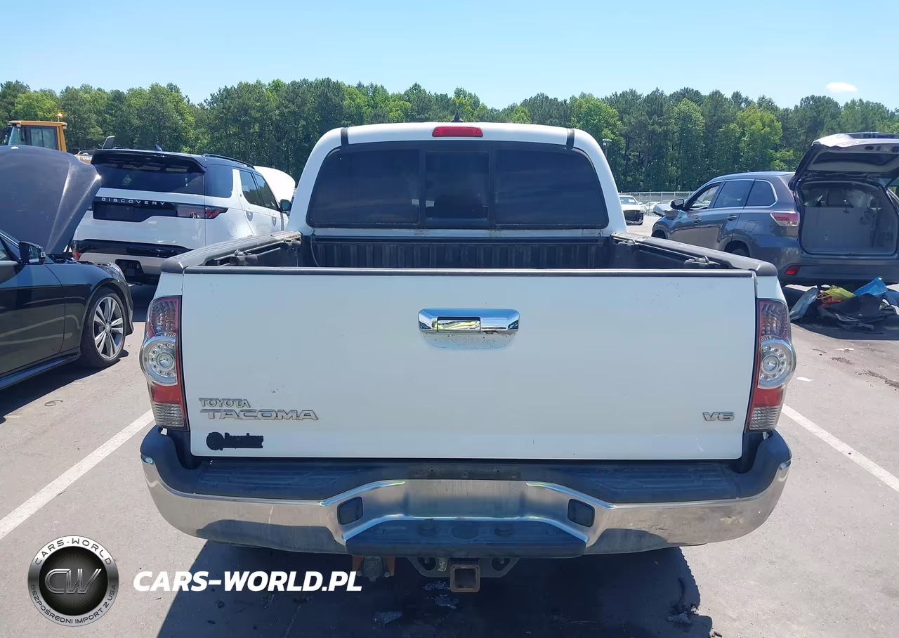 2015 Toyota Tacoma Base V6 VIN:5TFLU4ENXFX138917 - 16