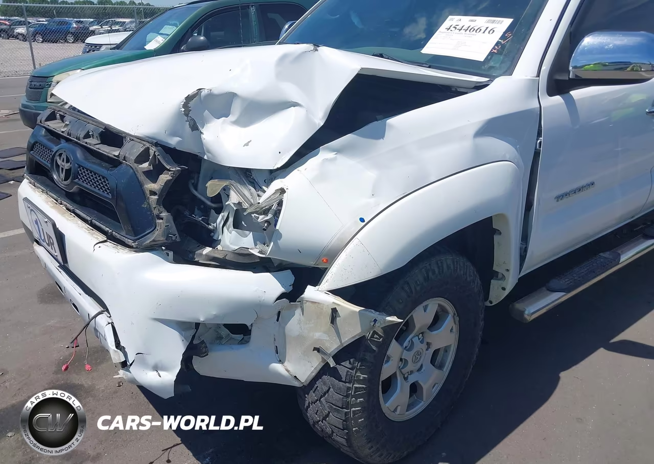 2015 Toyota Tacoma Base V6 VIN:5TFLU4ENXFX138917 - 6