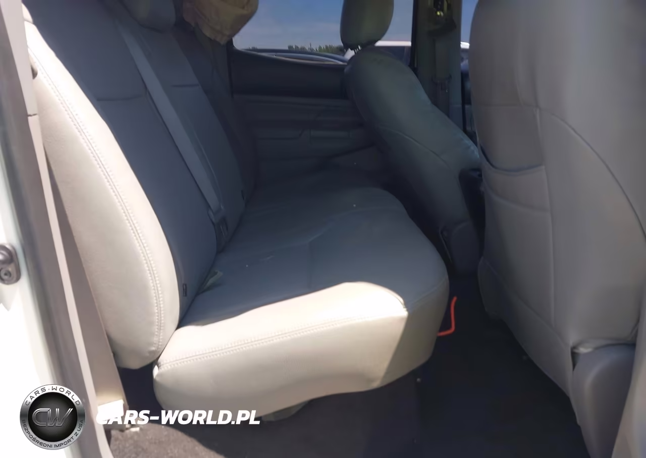 2015 Toyota Tacoma Base V6 VIN:5TFLU4ENXFX138917 - 8