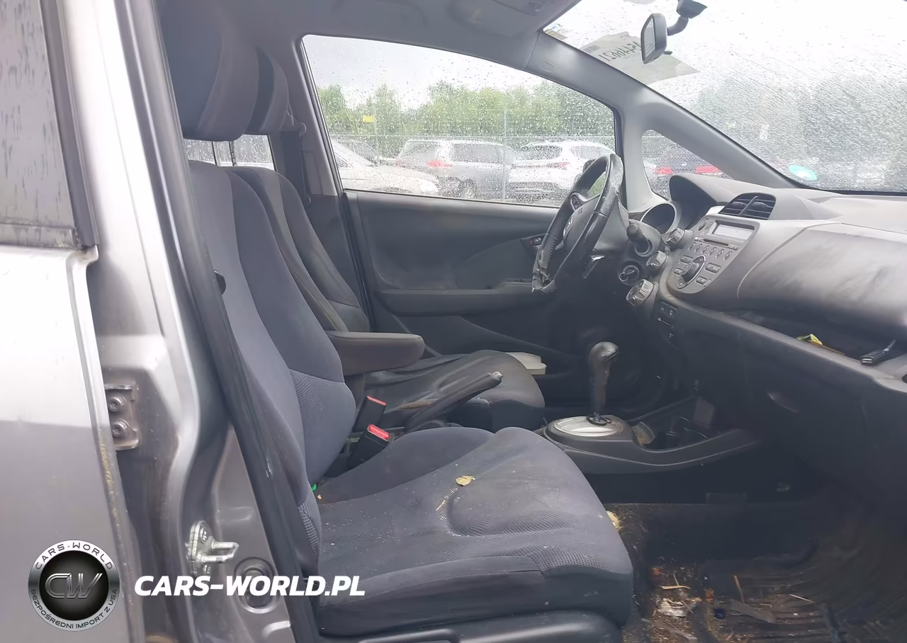 2010 Honda Fit Sport VIN:JHMGE8H47AC008939 - 5