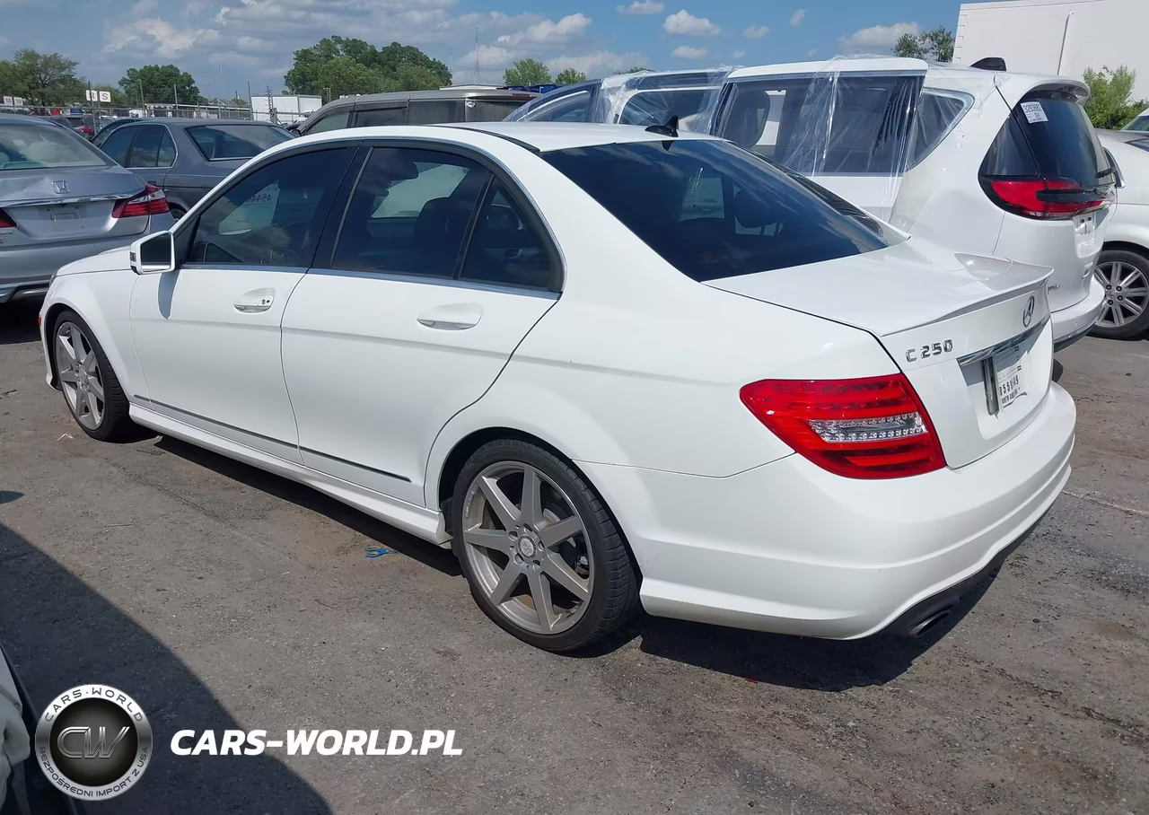 2013 Mercedes-Benz C 250 Sport VIN:WDDGF4HB5DR258127 - 3